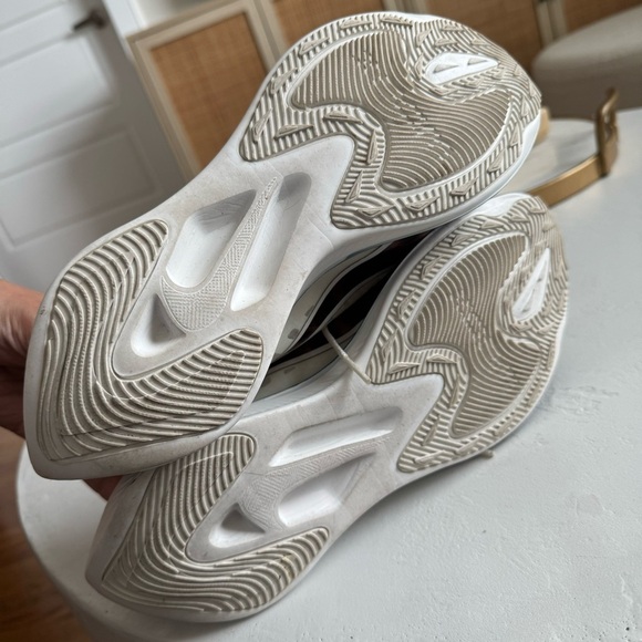 Nike Zoom Gravity - Tortoise/Cream/White in Size 10W - Picture 5 of 8